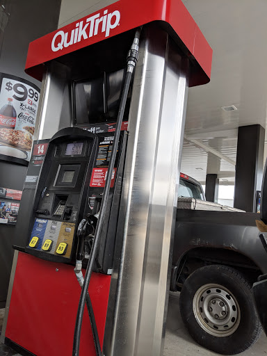 Gas Station «QuikTrip», reviews and photos, 850 McNutt St, Herculaneum, MO 63048, USA