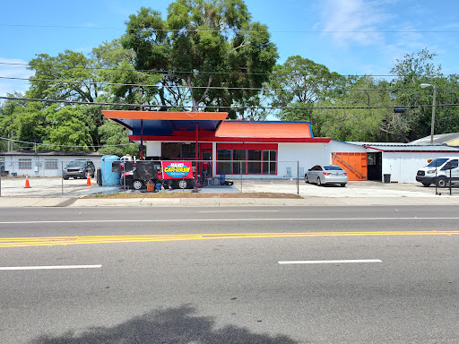 D and S Hand Carwash and Detail Center en Tampa