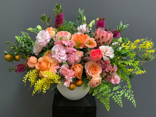 Gilly Flowers and Events, 59 E Colorado Blvd, Pasadena, CA 91105, USA, 