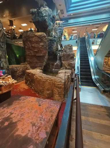 Sporting Goods Store «Bass Pro Shops», reviews and photos, 300 Cincinnati Mills Dr, Cincinnati, OH 45240, USA