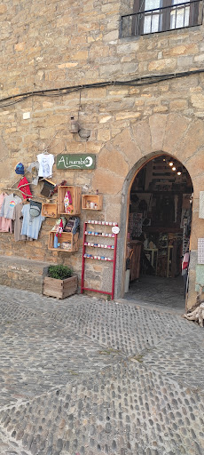 ALMARABU, tienda de Regalos, Artesanía, Moda. en Aínsa, Huesca