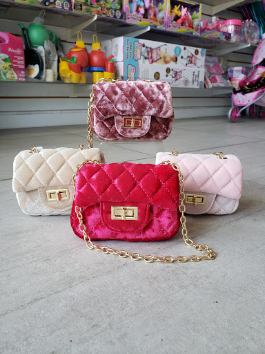 Toy Store «Toy Town», reviews and photos, 260 Crandon Blvd #43, Key Biscayne, FL 33149, USA