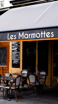 Photos du propriétaire du Restaurant servant de la raclette Les Marmottes à Paris - n°5