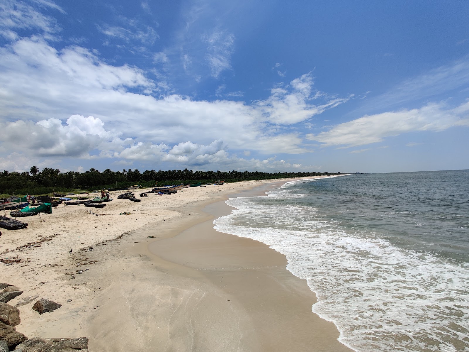 Foto von Arthunkkal Beach mit langer gerader strand