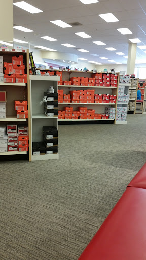 Shoe Store «Famous Footwear», reviews and photos, 2800 Campus Pkwy, Riverside, CA 92507, USA
