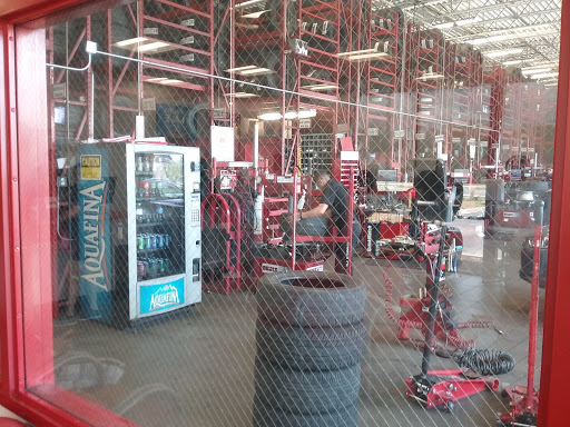 Tire Shop «Discount Tire Store - Sanford, FL», reviews and photos, 3513 S Orlando Dr, Sanford, FL 32773, USA