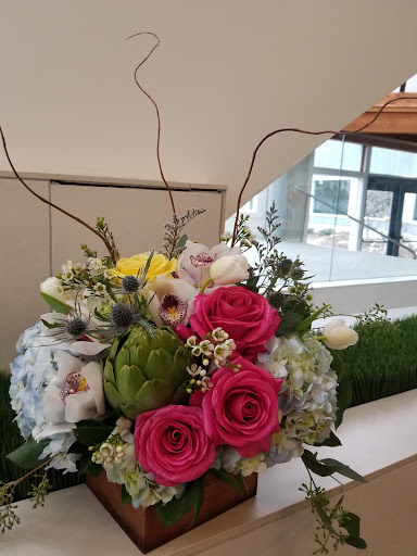 Florist «Event Connoisseur Flowers & Gifts», reviews and photos, 39 New London Turnpike #116, Glastonbury, CT 06033, USA