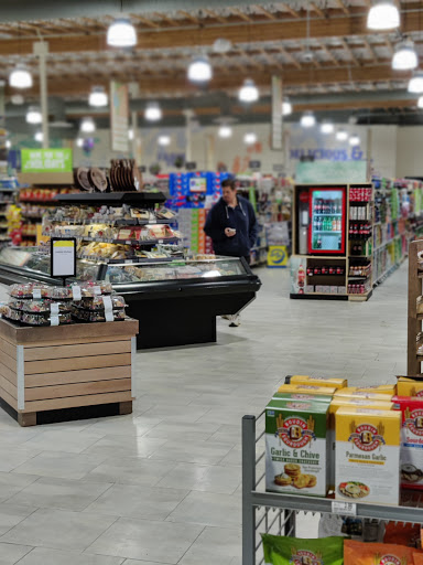 Supermarket «Save Mart Supermarkets», reviews and photos, 1449 E F St, Oakdale, CA 95361, USA