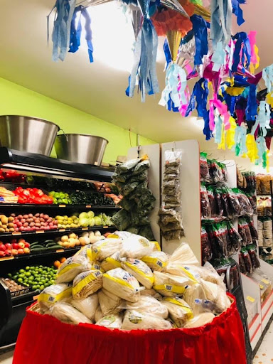 Market «Guacamole Market», reviews and photos, 1335 N Pacific Hwy # 130, Woodburn, OR 97071, USA