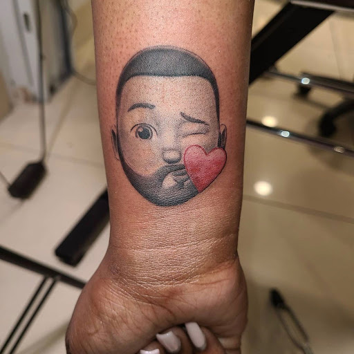 Tattoo Shop «Salvation Tattoo Lounge», reviews and photos, 1612 Washington Ave, Miami Beach, FL 33139, USA