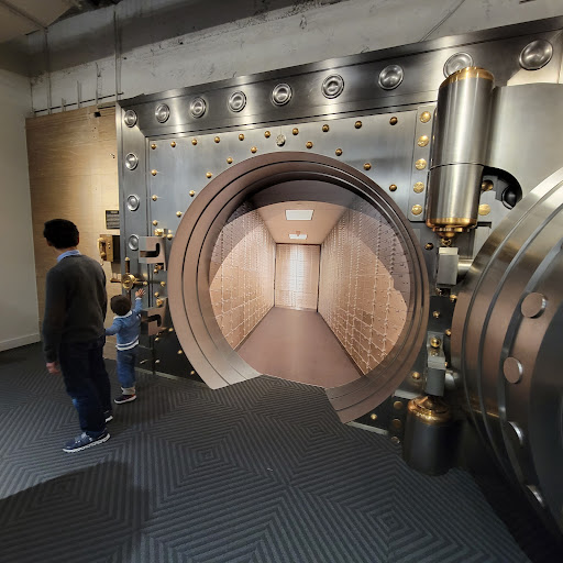 Bank «Federal Reserve Bank of Chicago», reviews and photos