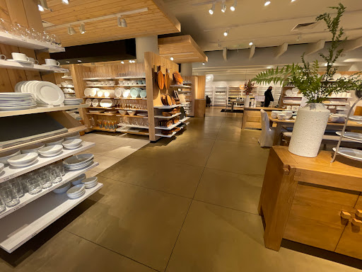 Furniture Store «Crate and Barrel», reviews and photos, 2680 NE 49th St, Seattle, WA 98105, USA