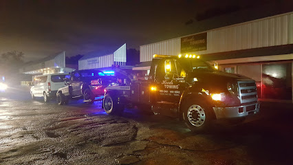 Hood's Towing