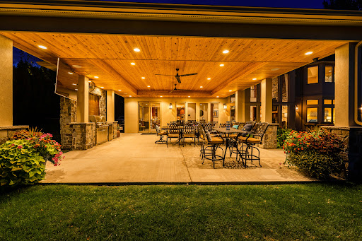 Vacation Home Rental Agency «Windermere Vacation Rentals Lake Chelan», reviews and photos, 115 E Woodin Ave, Chelan, WA 98816, USA