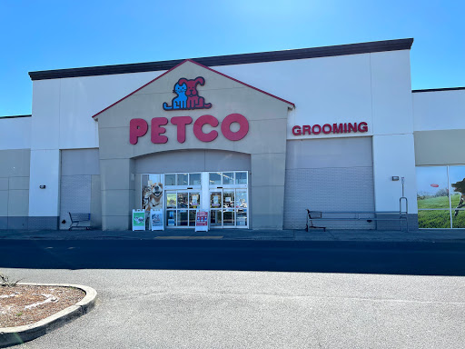 Pet Supply Store «Petco Animal Supplies», reviews and photos, 1619 SE Ensign Ln, Warrenton, OR 97146, USA