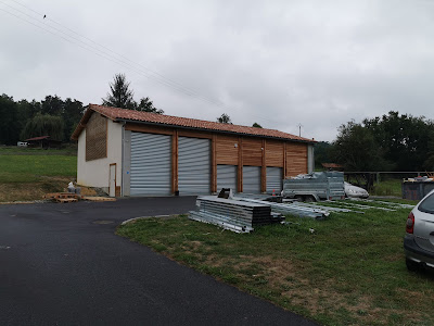 D.W.M-Peintre en bâtiment à Sainte-Croix-Volvestre