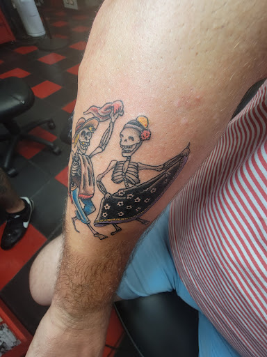 Tattoo Shop «Atomic Tattoos», reviews and photos, 9043 Ulmerton Rd, Largo, FL 33771, USA