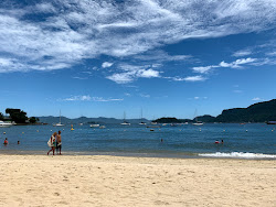 Foto von Großer Strand und die siedlung
