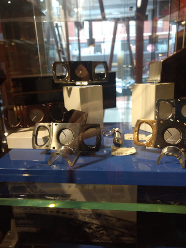 Tobacco Shop «Up Down Cigar», reviews and photos, 1550 N Wells St, Chicago, IL 60610, USA