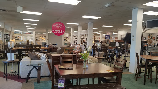 Furniture Store «Raymour & Flanigan Furniture and Mattress Store», reviews and photos, 490 New Park Ave, West Hartford, CT 06110, USA