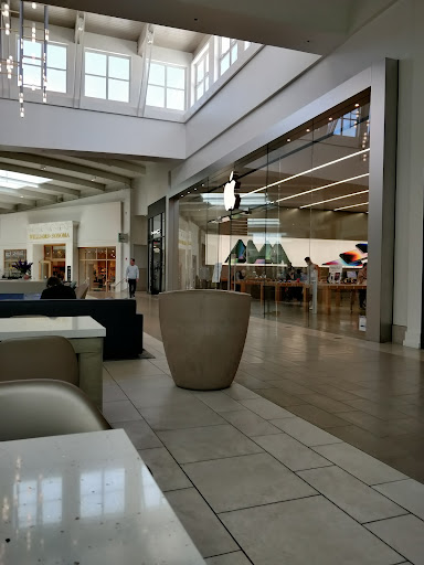 Computer Store «Apple Manhattan Village», reviews and photos, 3200 N Sepulveda Blvd, Manhattan Beach, CA 90266, USA