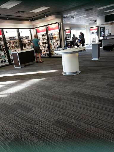 Cell Phone Store «Verizon», reviews and photos, 7720 W Broad St, Richmond, VA 23294, USA