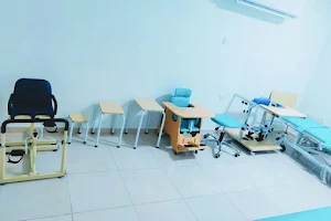 Al Afdal Physiotherapy and Ayurveda center (الأفضل للعلاج الطبيعي والطب البديل ش م م) image