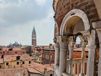 Scala Contarini del Bovolo