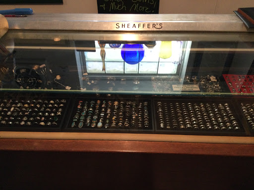 Antique Store «Roosevelt Road Antiques & Consignments», reviews and photos, 3720 Roosevelt Rd, Kenosha, WI 53142, USA