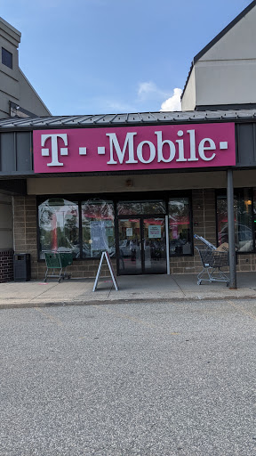 Cell Phone Store «T-Mobile», reviews and photos, 15 Spring Valley Market Pl, Spring Valley, NY 10977, USA