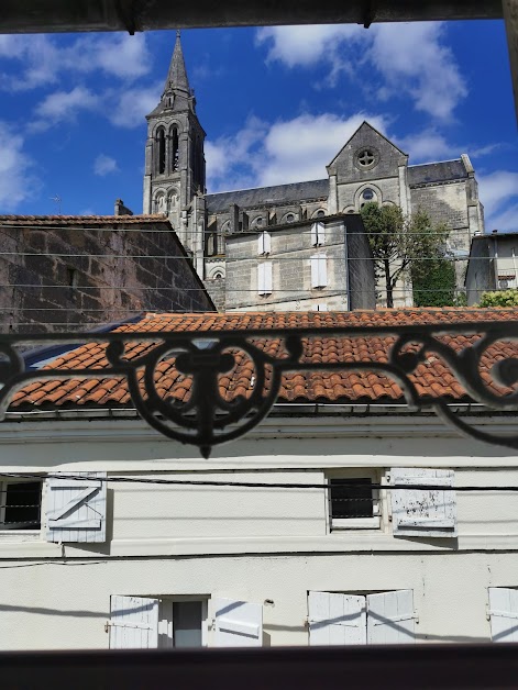 Maisondeville_le_cent_un à Angoulême (Charente 16)