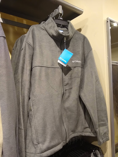 Sportswear Store «Columbia Sportswear Outlet Store at Premium Outlets Hagerstown», reviews and photos, 495 Premium Outlets Blvd, Hagerstown, MD 21740, USA