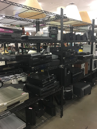 Thrift Store «Higley & Queen Creek Goodwill Retail Store & Donation Center», reviews and photos, 4570 S Higley Rd, Gilbert, AZ 85297, USA