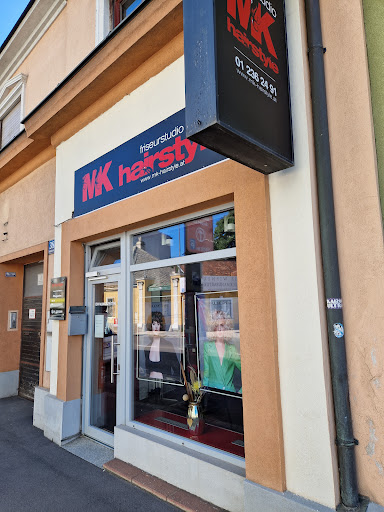 MK hairstyle In Vienna