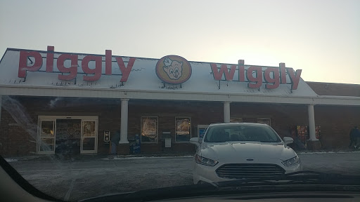 Grocery Store «Piggly Wiggly», reviews and photos, 101 Roosevelt Blvd, Eleanor, WV 25070, USA