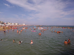 Photo de Plage de Cattolica partiellement zone de villégiature