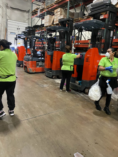 House Cleaning Service «Helping Hands Cleaning Services», reviews and photos, 381 N York St #12, Elmhurst, IL 60126, USA