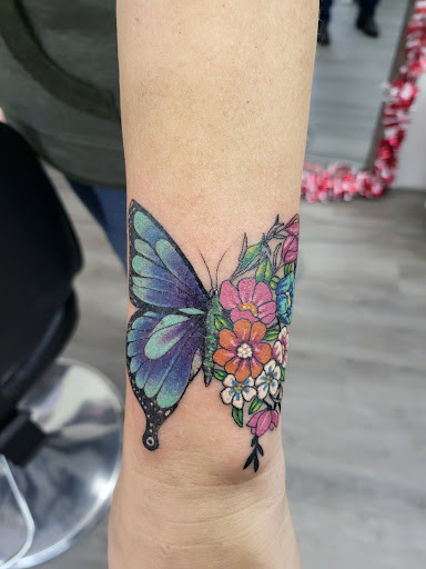 Tattoo Shop «Creative Souls Tattoo Studio», reviews and photos, 2207 Everett Ave b, Everett, WA 98201, USA