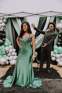 Dyloncreations: Photography & Graphic Design - Photo 5 - Car repair in , Detroit