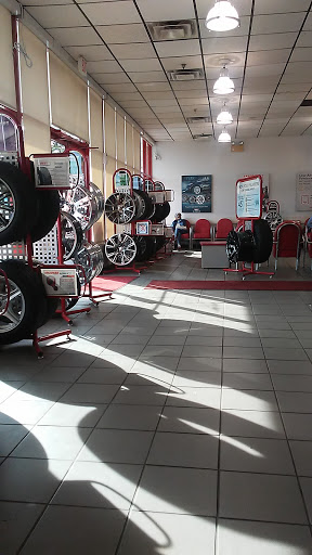 Tire Shop «Discount Tire Store - Center Line, MI», reviews and photos, 26805 Van Dyke, Center Line, MI 48015, USA