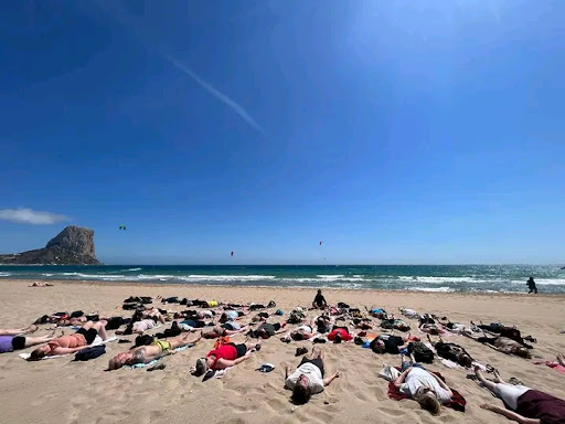 Yoga Junto Al Mar