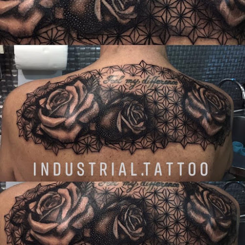 Коментари и отзиви за Industrial Tattoo & Barber