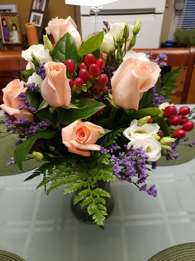 Florist «Lyndhurst Florist», reviews and photos, 319 Ridge Rd, Lyndhurst, NJ 07071, USA