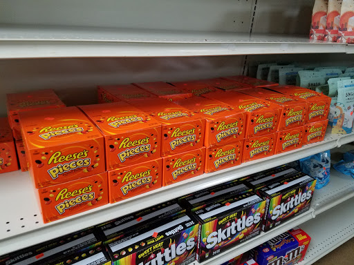 Grocery Store «Stringtown Grocery», reviews and photos, 2208 540th St SW, Kalona, IA 52247, USA