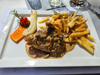 Sauce aux champignons du Restaurant français Restaurant Pétrarque et Laure à Fontaine-de-Vaucluse - n°2
