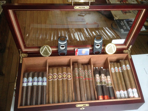 Tobacco Shop «Happy Jack Pipe & Tobacco Shop», reviews and photos, 71 Church St, Laconia, NH 03246, USA