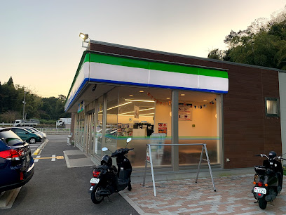 ファミリーマート 京田辺公園店
