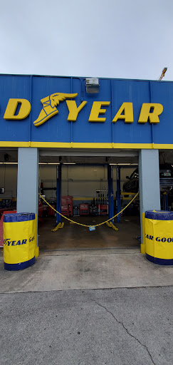 Tire Shop «Goodyear Auto Service Center», reviews and photos, 3690 Bird Rd, Coral Gables, FL 33133, USA