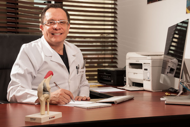 Dr. Paul Salinas Herrera - Traumatólogo