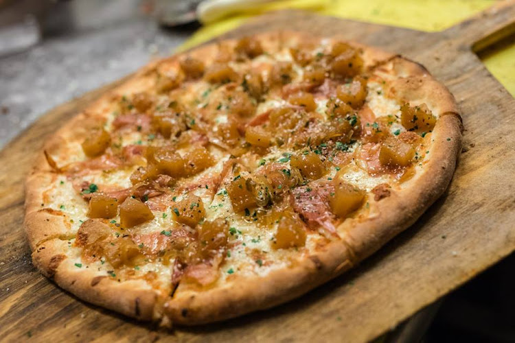 #1 best pizza place in Binghamton - Paul & Sons Pizza